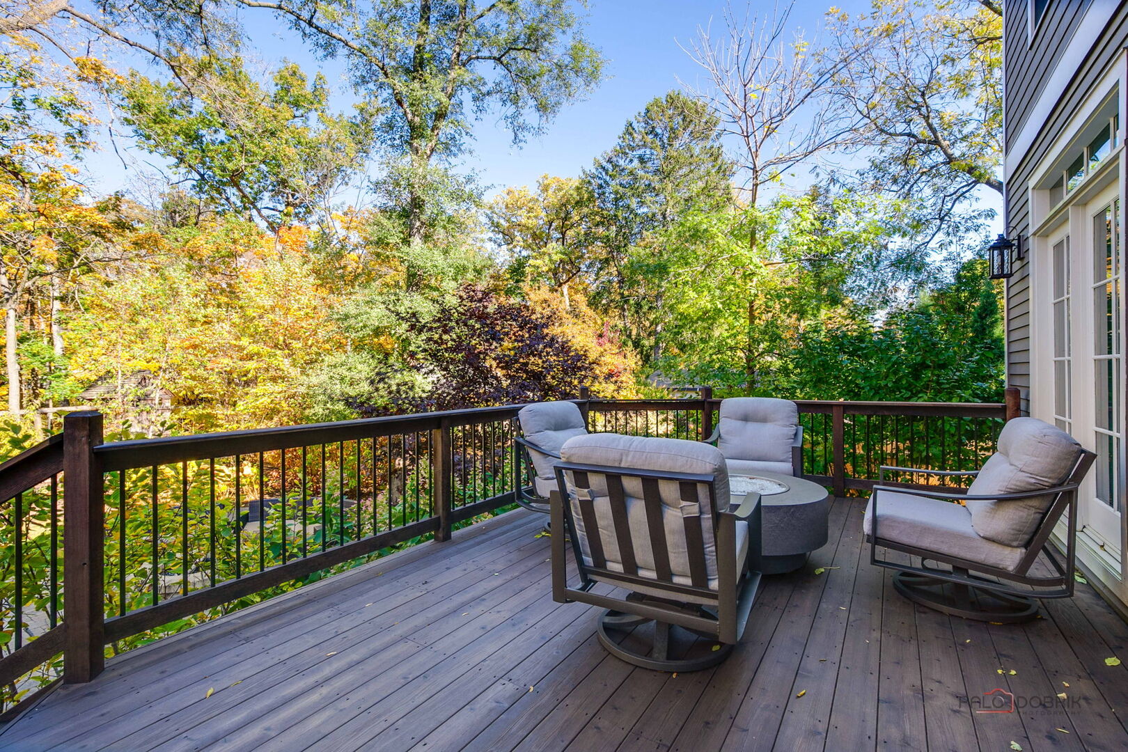 216 E Sheridan Place