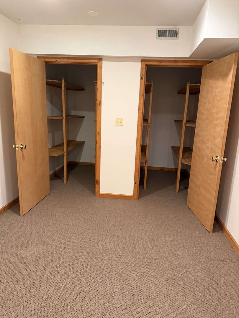 114 Woodbury Lane Unit: 114