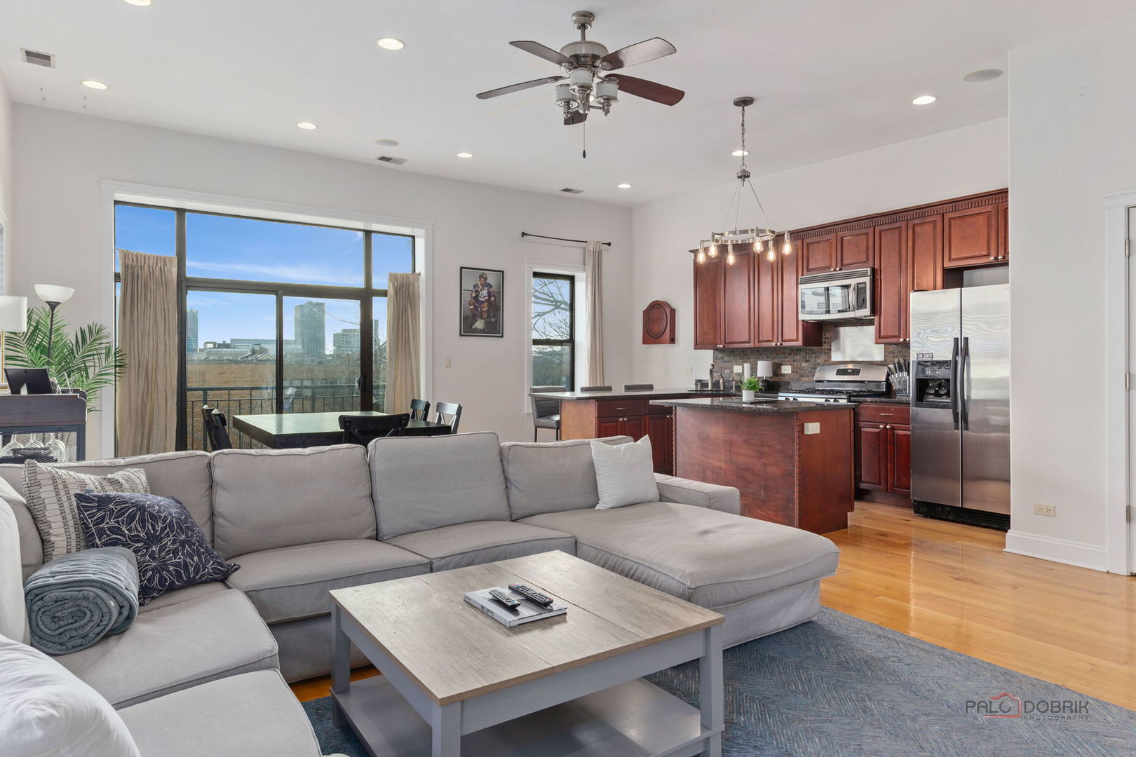 1226 W Huron Street Unit: 301