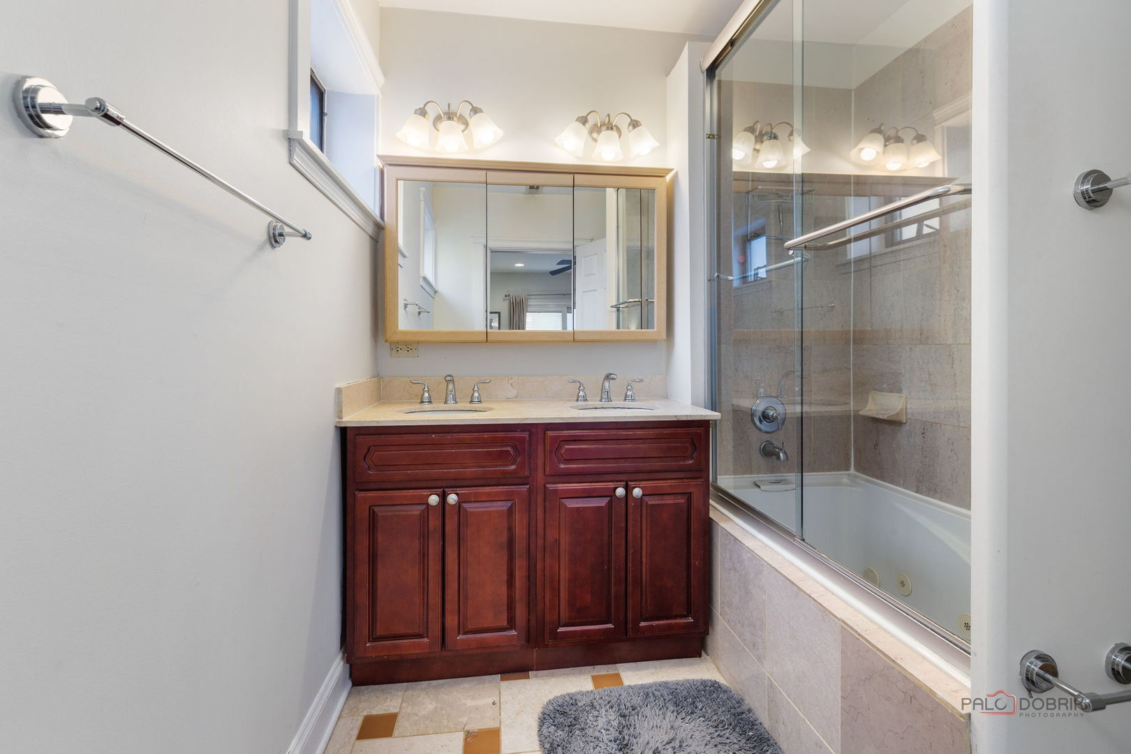 1226 W Huron Street Unit: 301