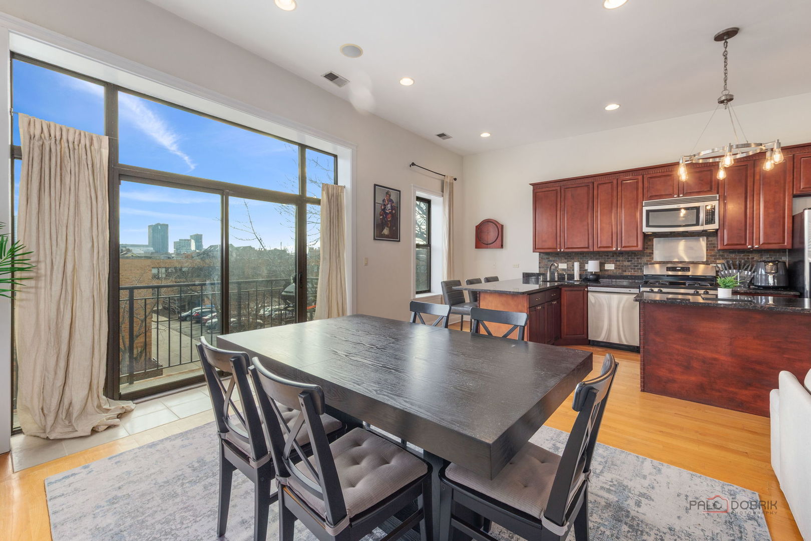 1226 W Huron Street Unit: 301