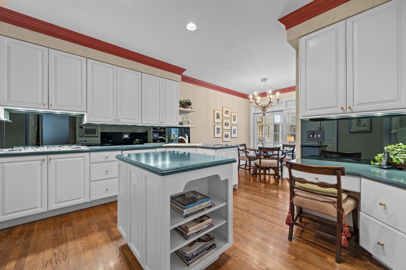 870 Gloucester Crossing