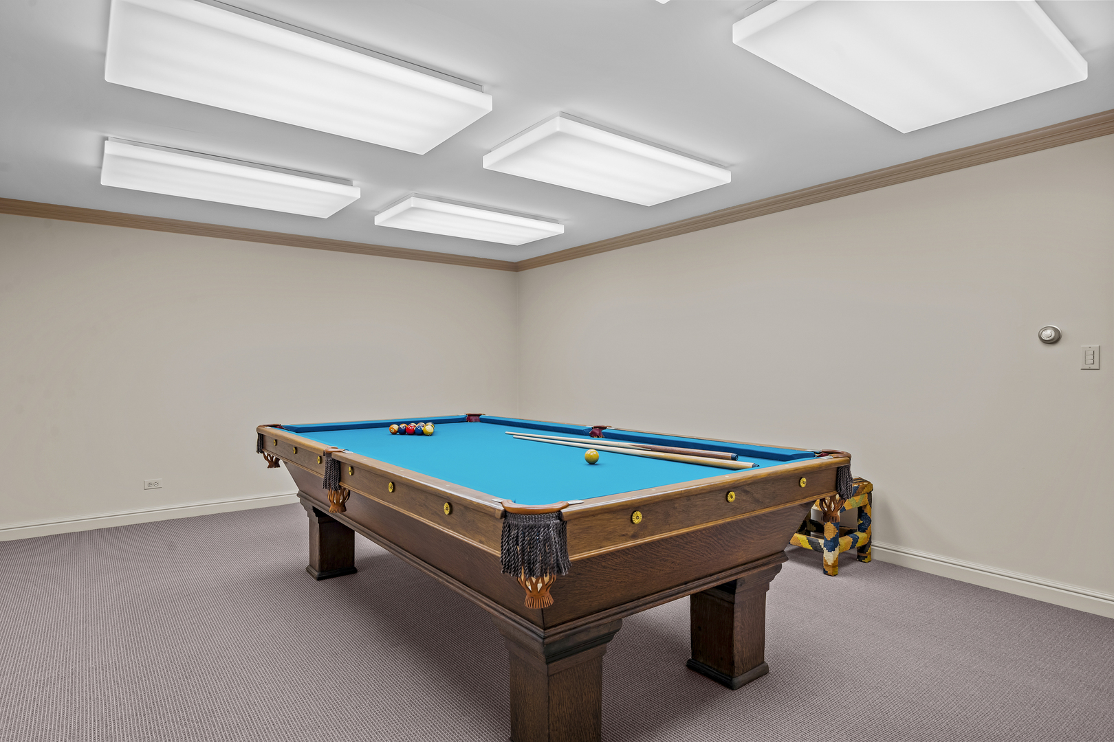 870 Gloucester Crossing