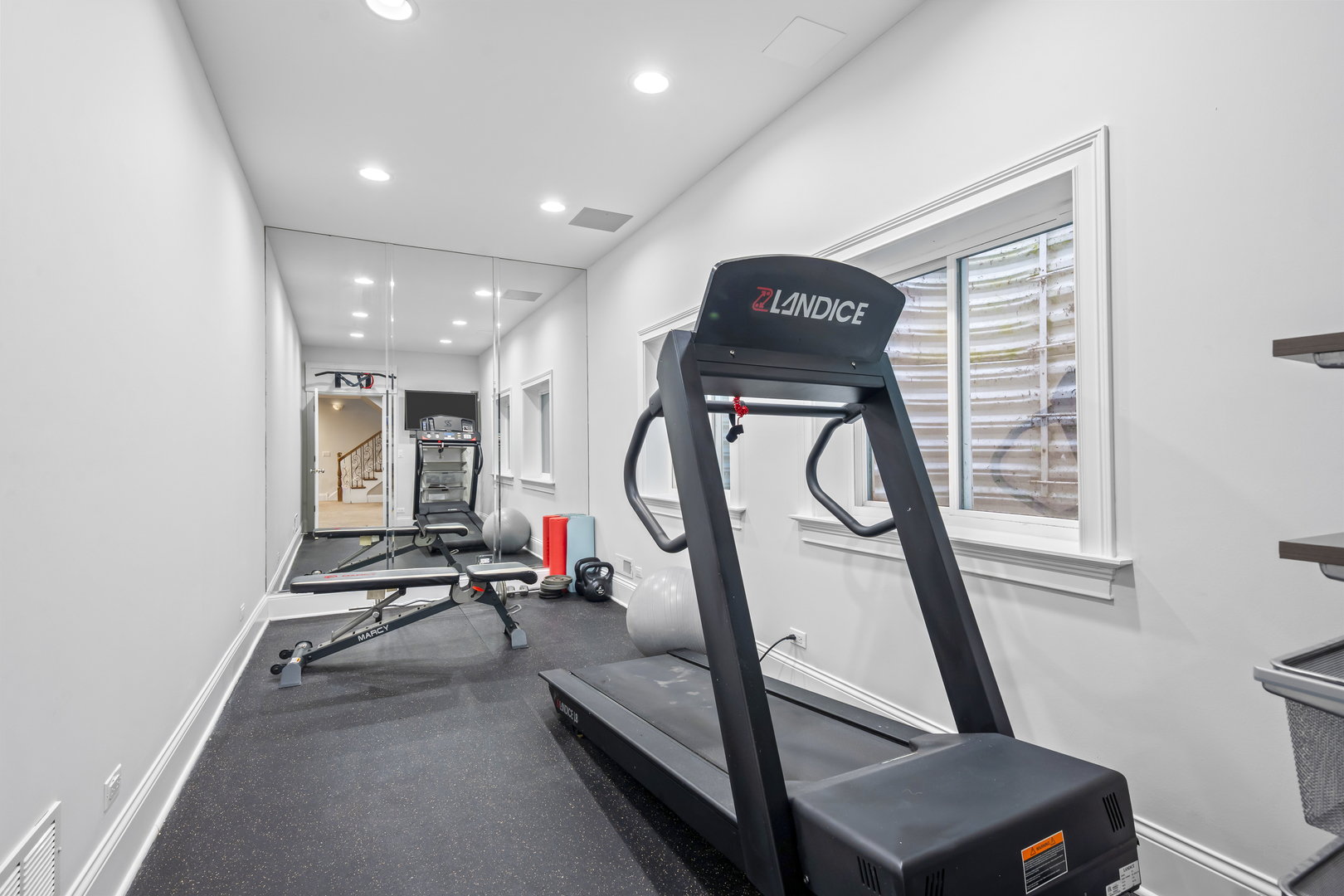 33 Washington Circle