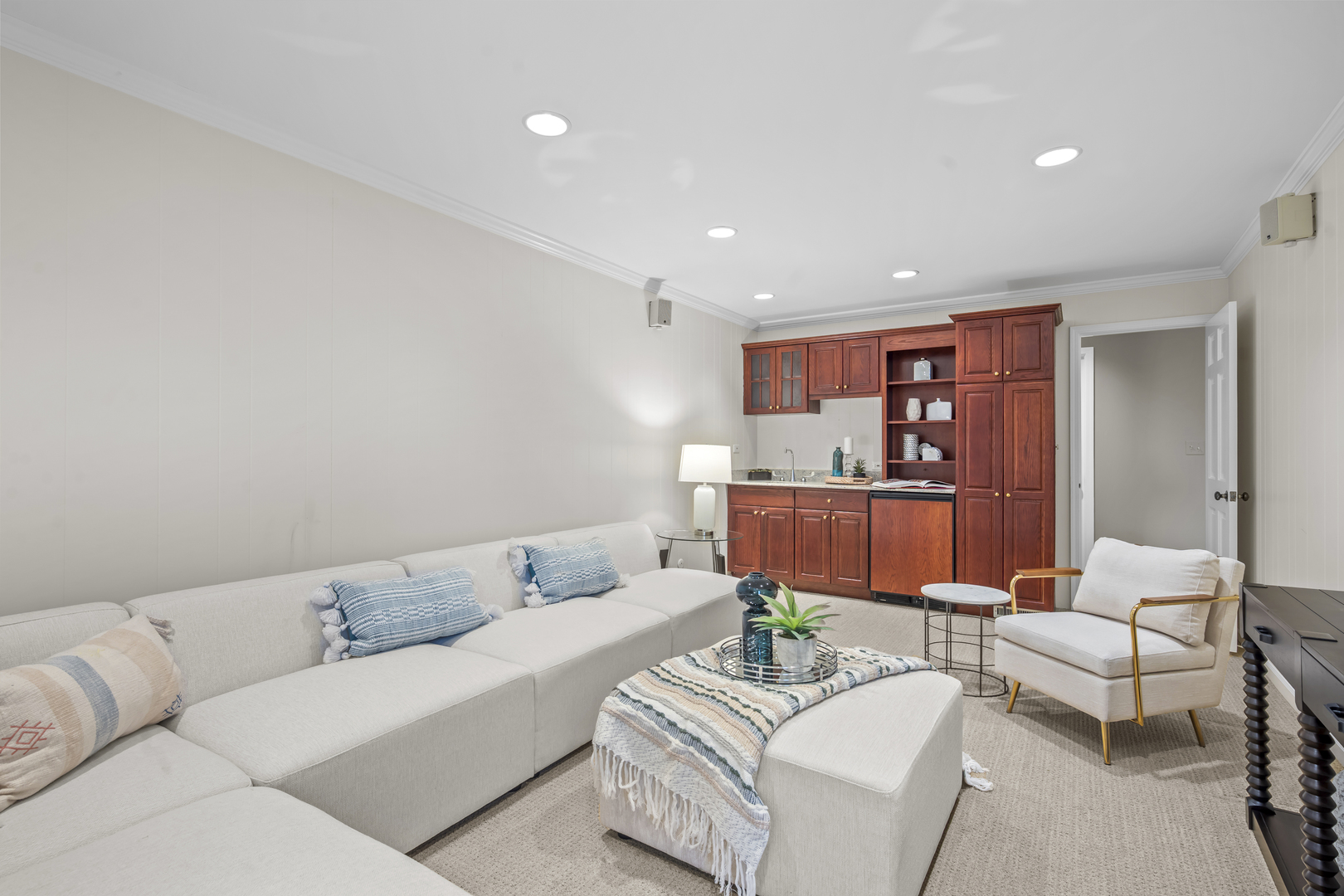 1350 N Western Avenue Unit: 310