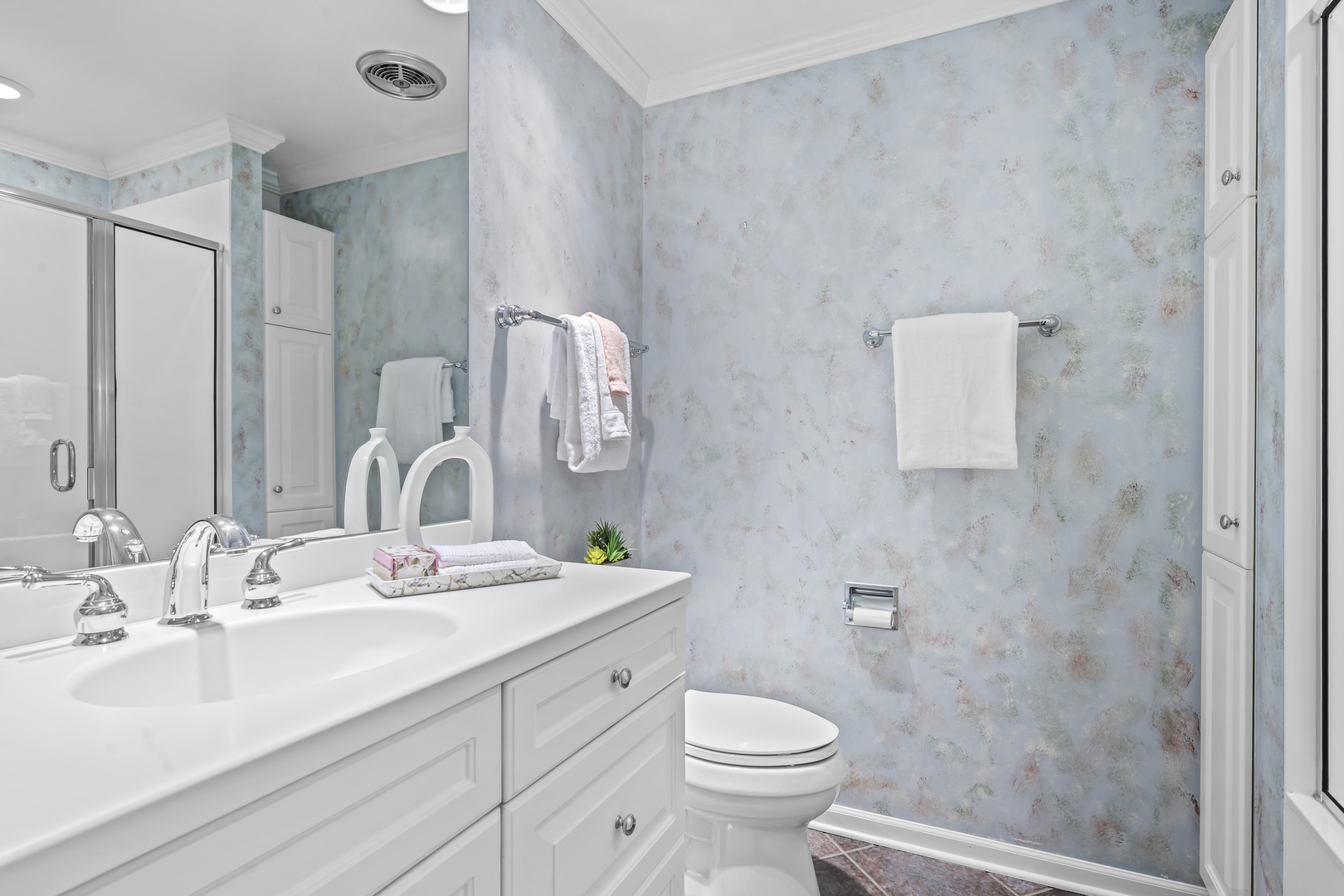 1350 N Western Avenue Unit: 310