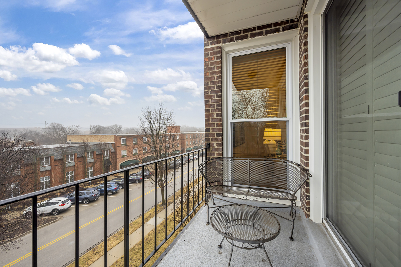 1350 N Western Avenue Unit: 310
