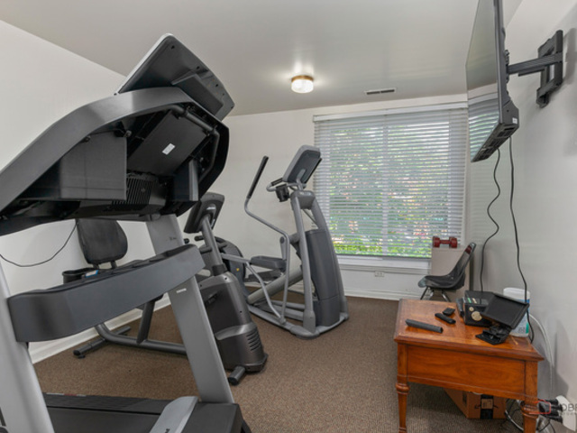 1350 N Western Avenue Unit: 310