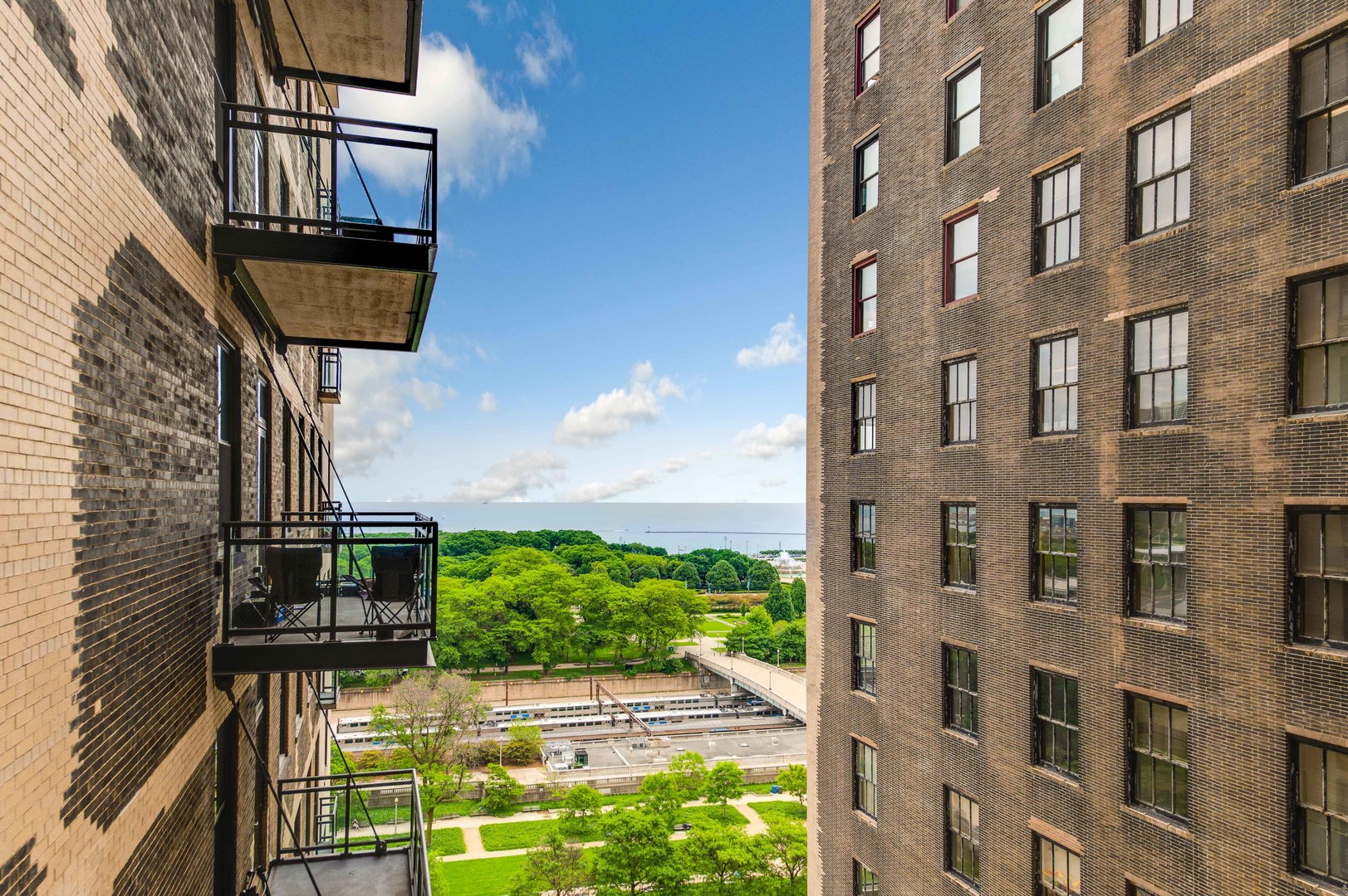 310 S MICHIGAN Avenue Unit: 1207