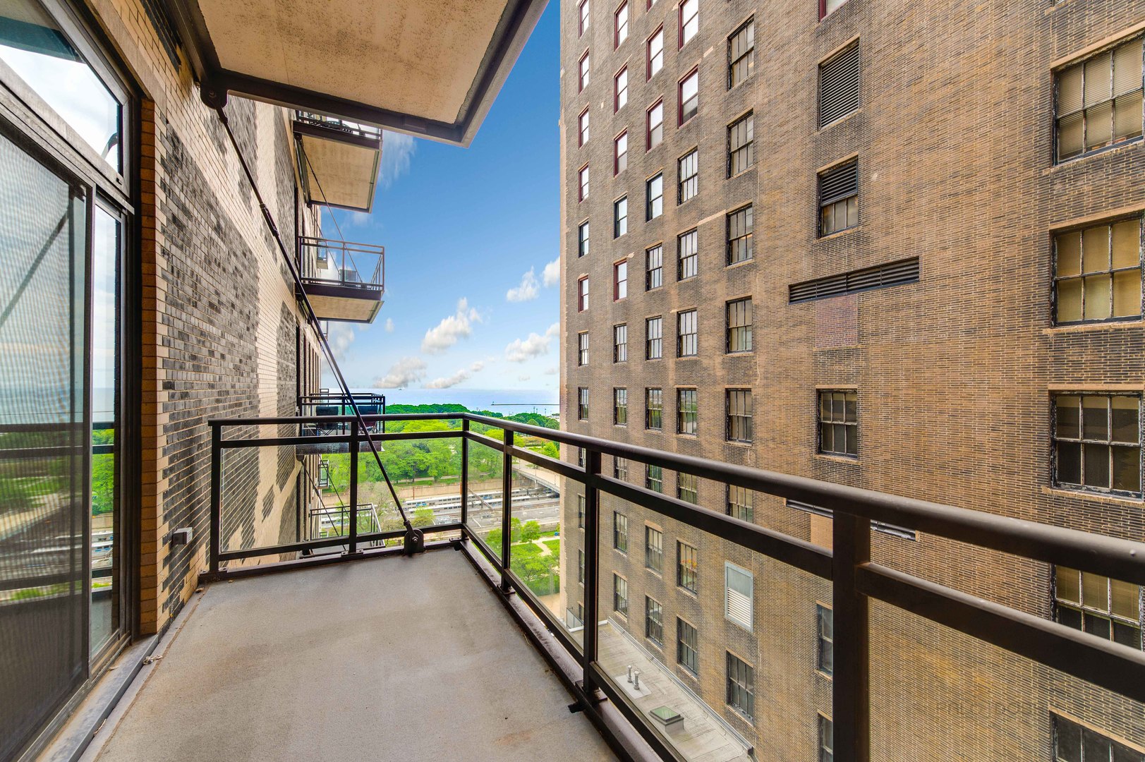 310 S MICHIGAN Avenue Unit: 1207
