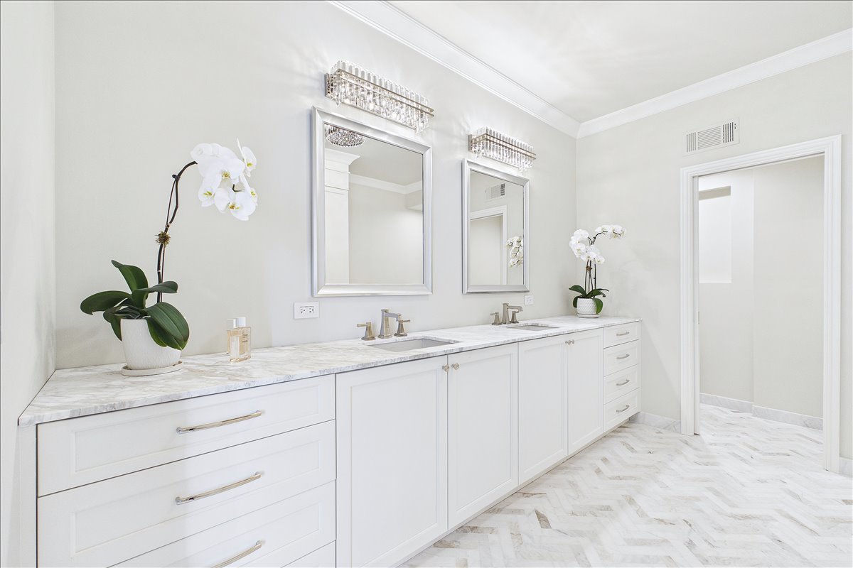 485 Oakwood Avenue Unit: D-2