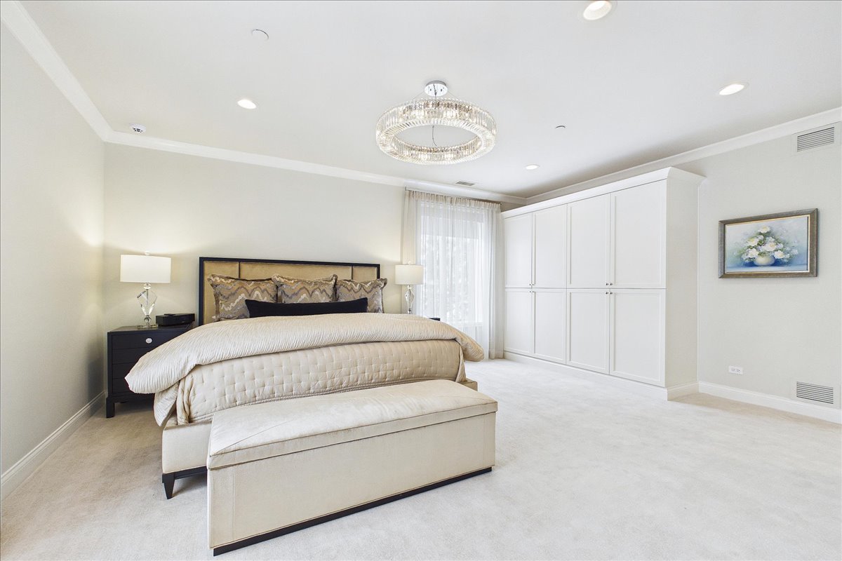 485 Oakwood Avenue Unit: D-2