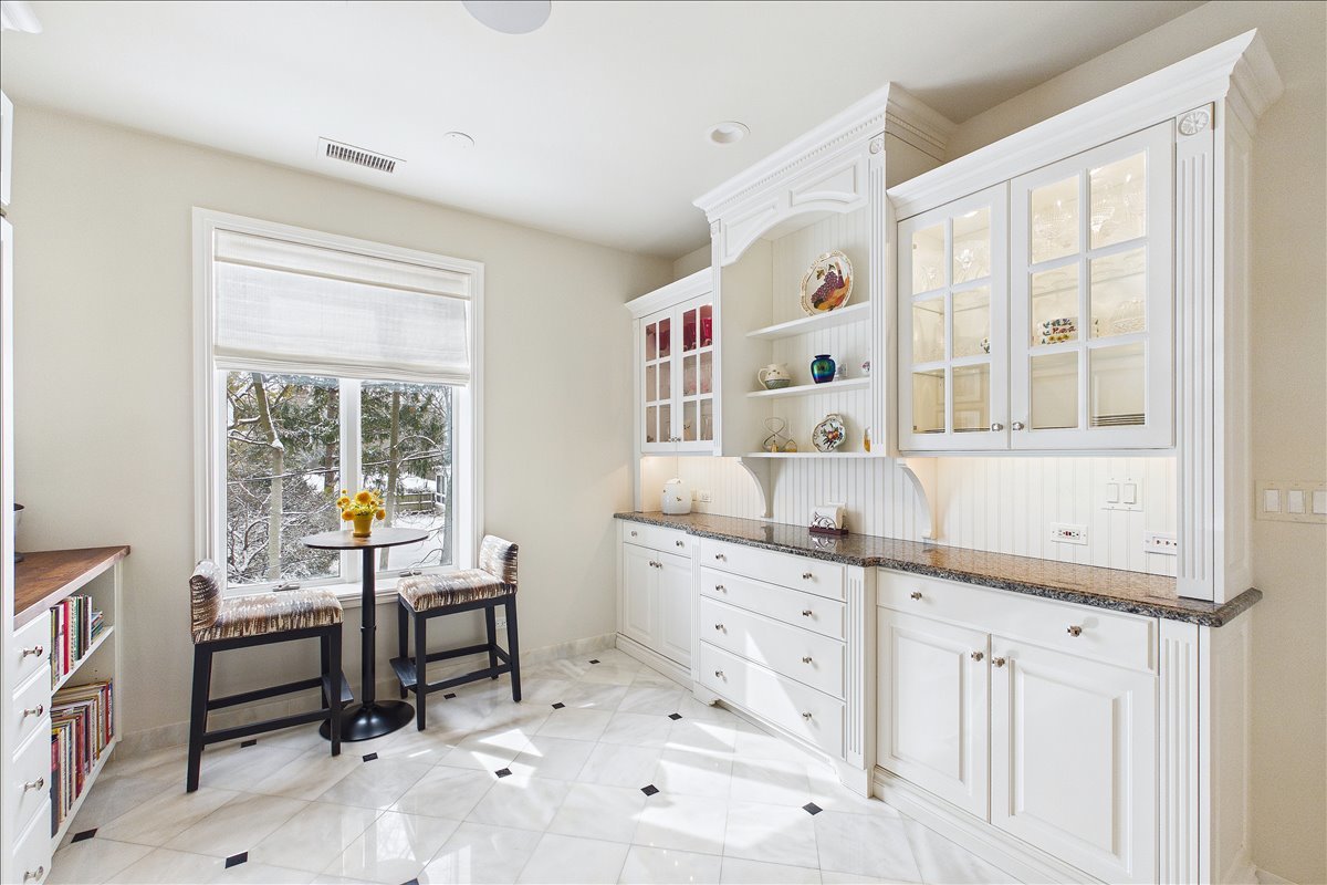 485 Oakwood Avenue Unit: D-2