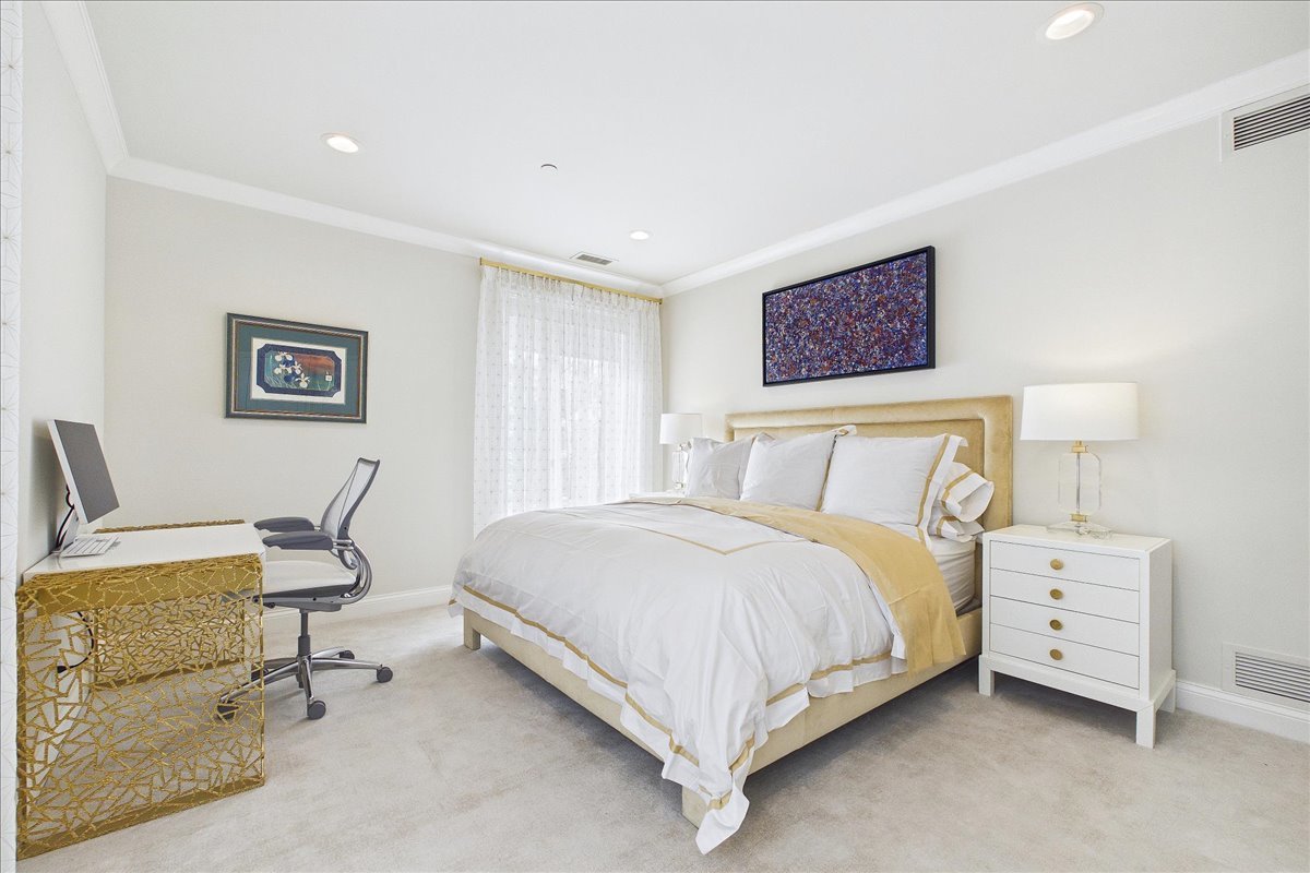 485 Oakwood Avenue Unit: D-2