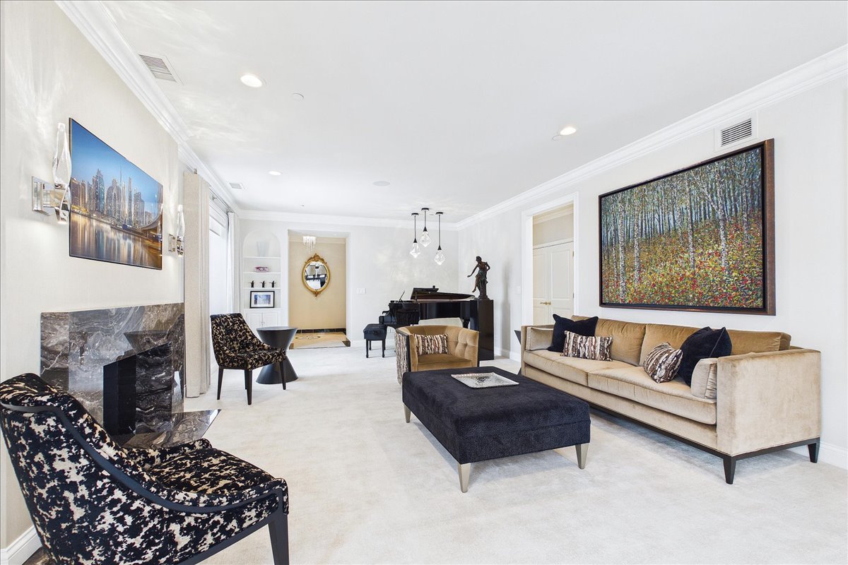 485 Oakwood Avenue Unit: D-2