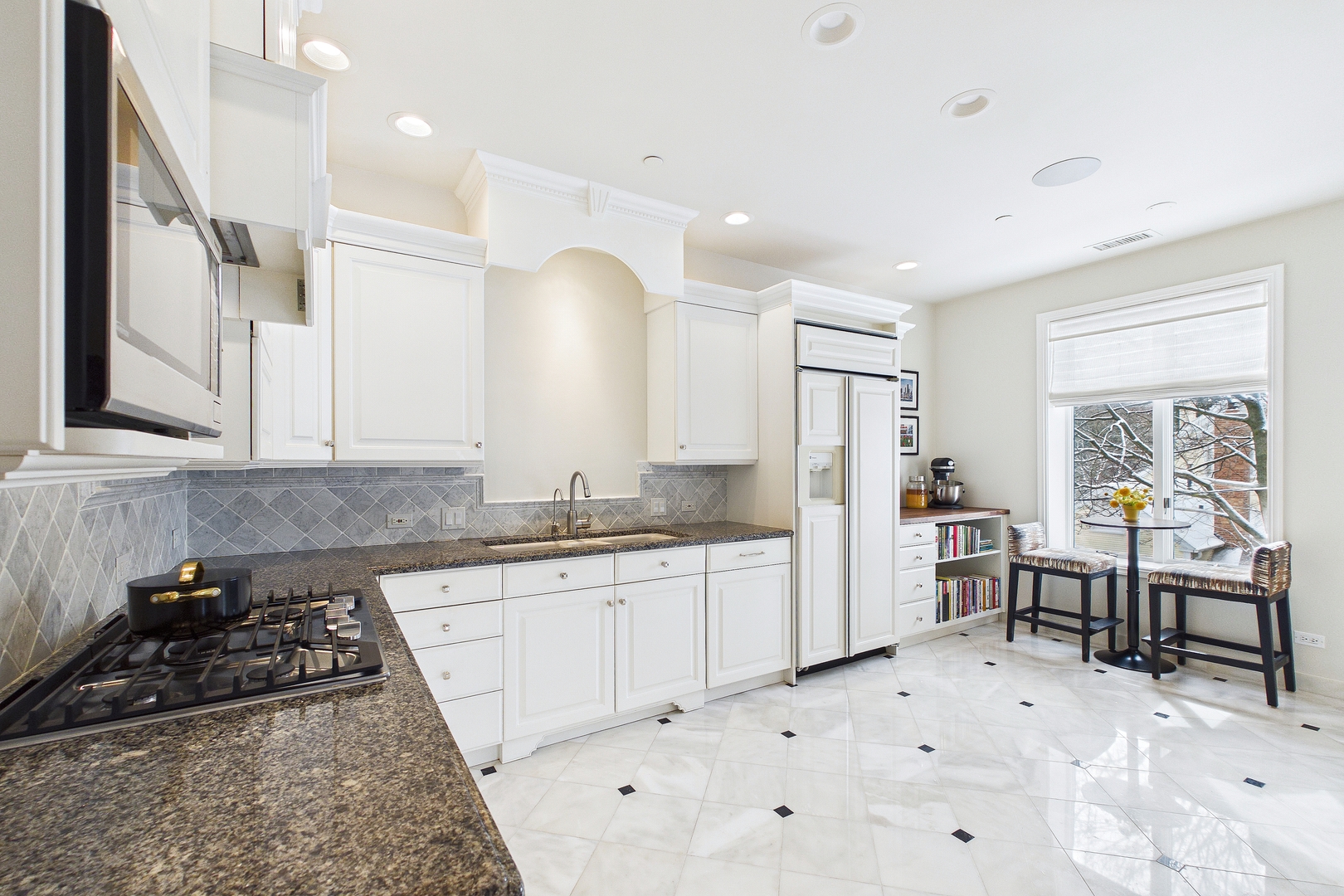 485 Oakwood Avenue Unit: D-2