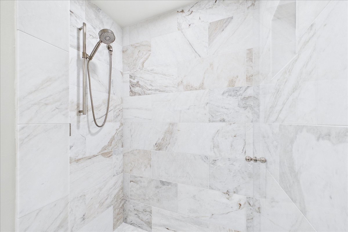 485 Oakwood Avenue Unit: D-2