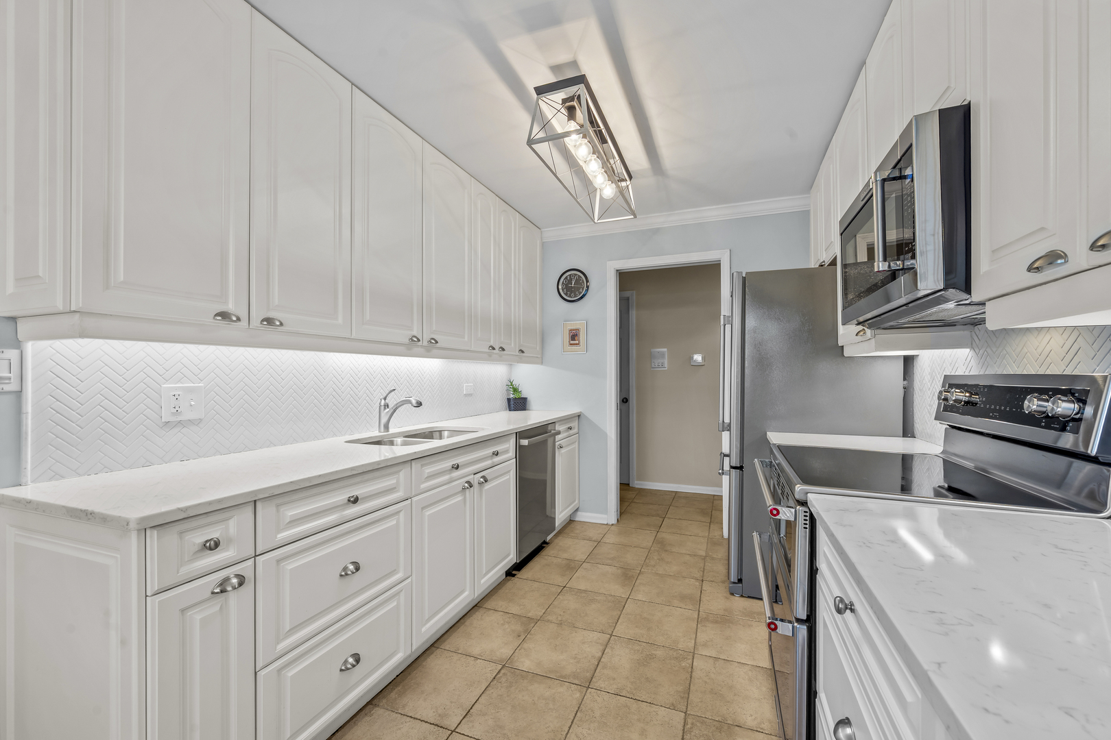 105 E Laurel Avenue Unit: 106