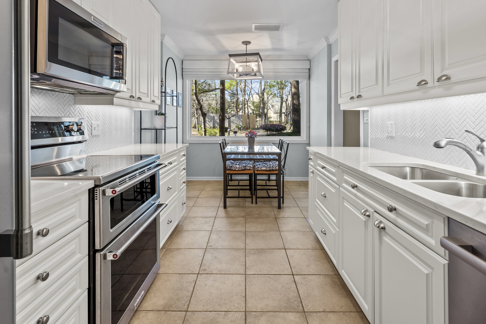 105 E Laurel Avenue Unit: 106