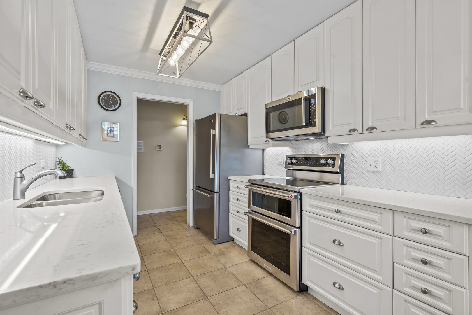 105 E Laurel Avenue Unit: 106