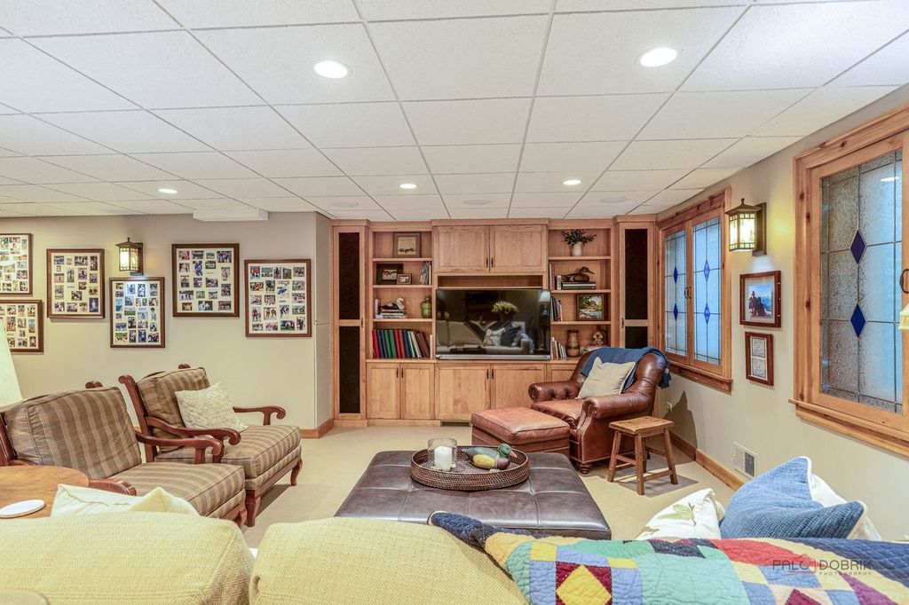 145 S Bradford Court