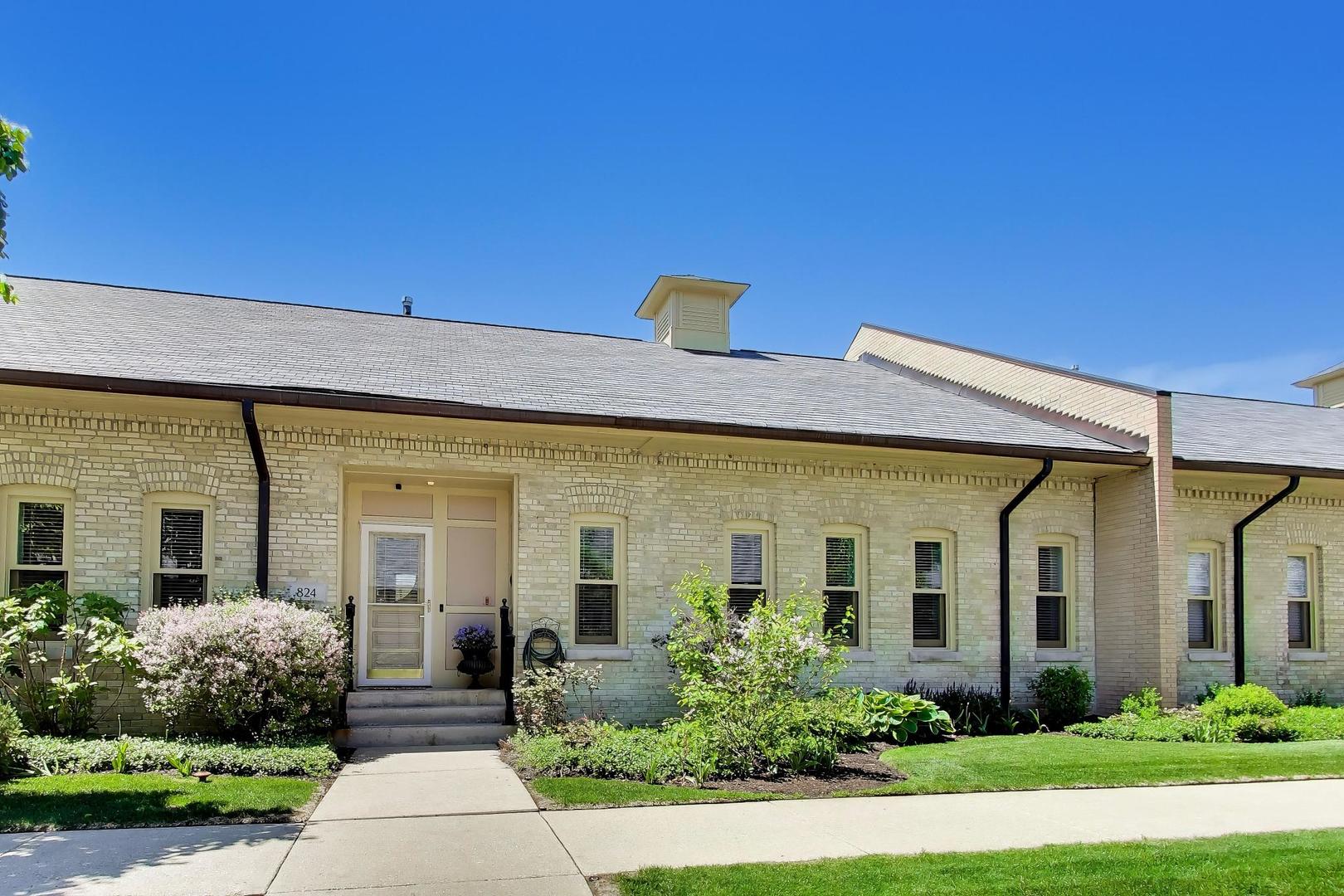 824 Stables Court Unit: 824