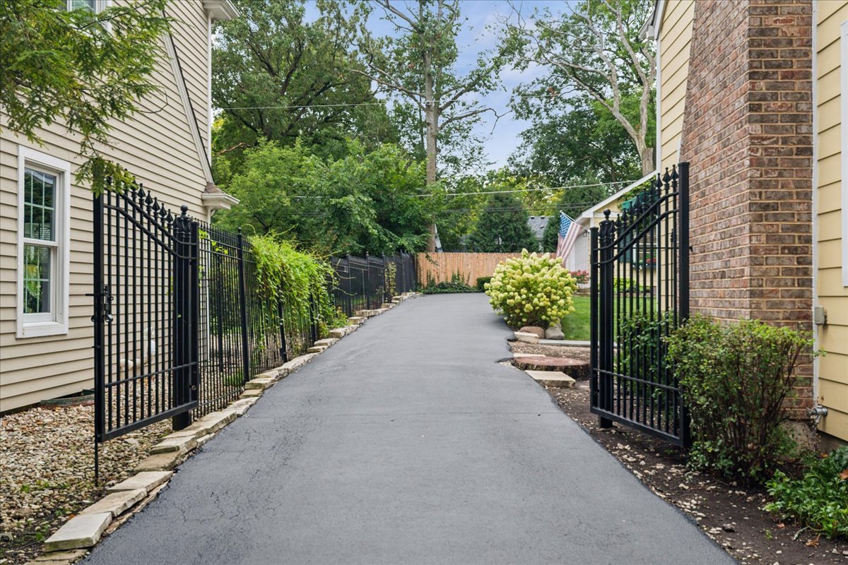 635 Green Briar Lane