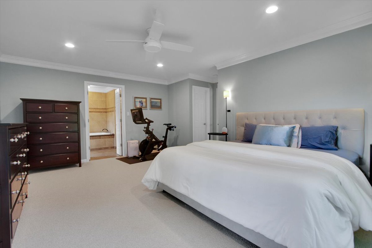 850 Carlyle Circle