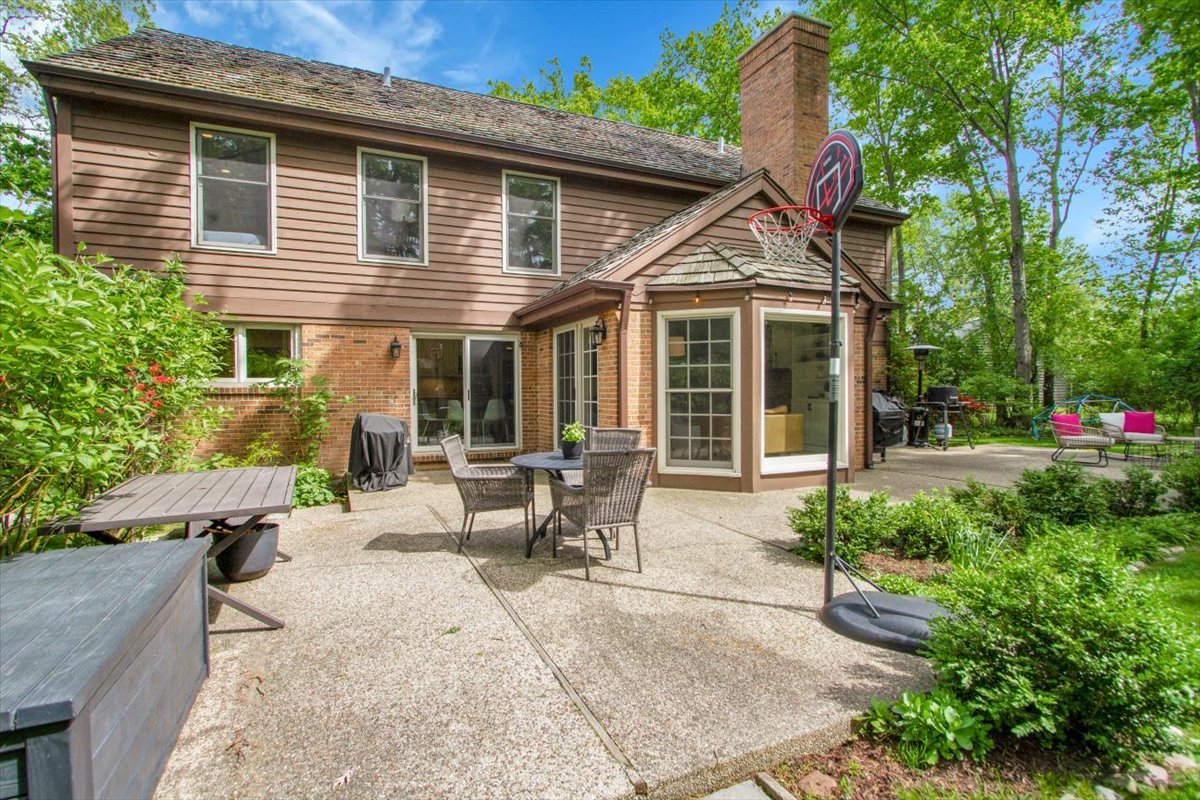 850 Carlyle Circle