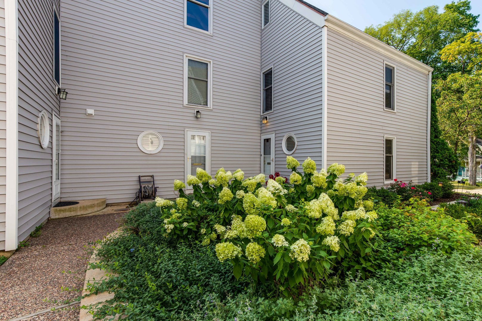 15 E North Avenue Unit: 1