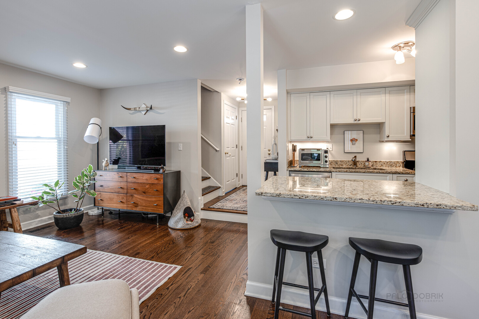 15 E North Avenue Unit: 1