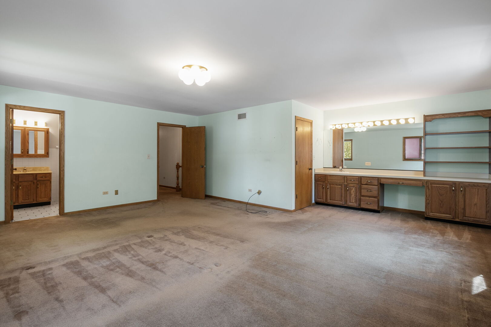 360 E Woodland Road
