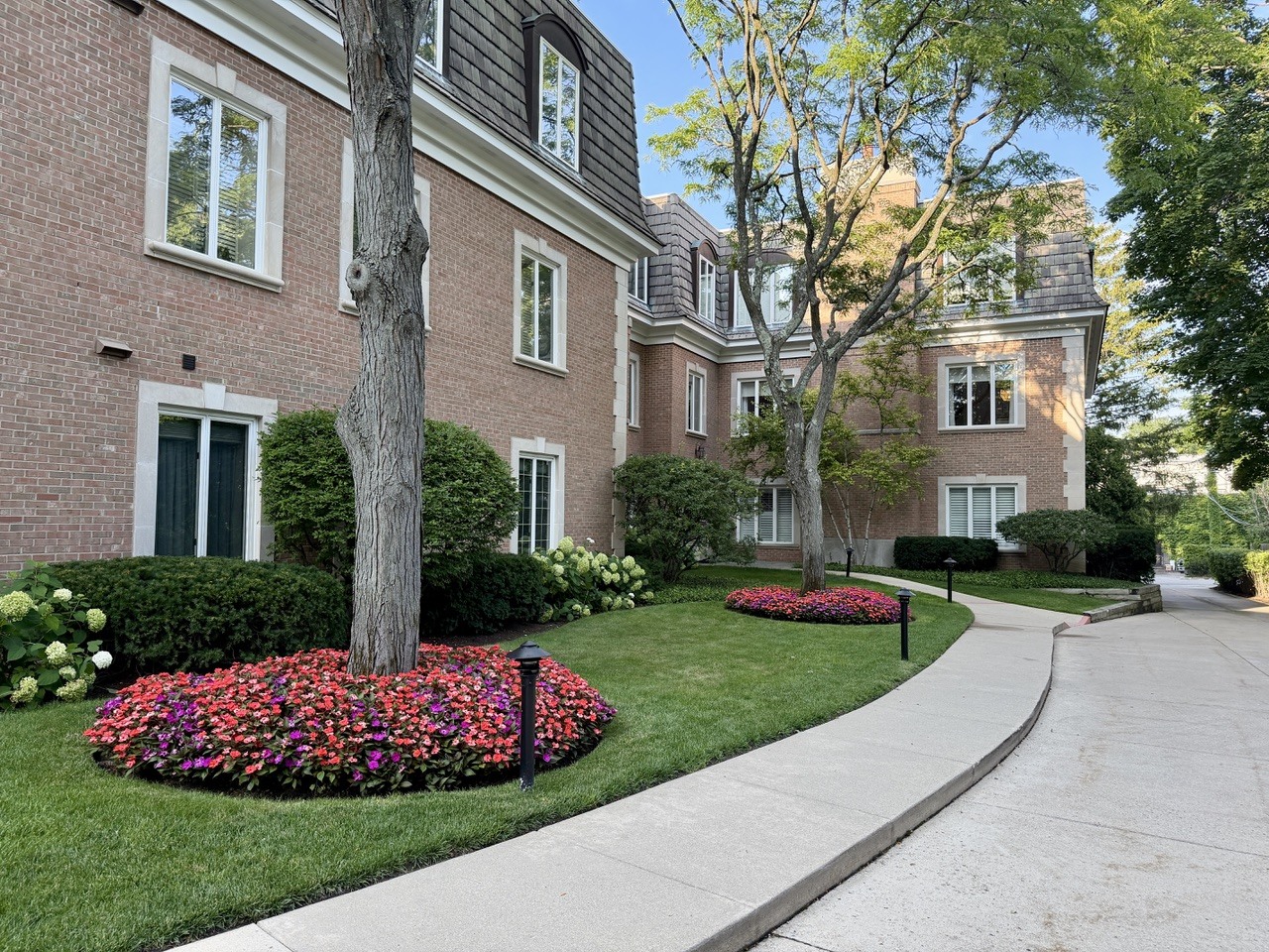 485 Oakwood Avenue Unit: D-2