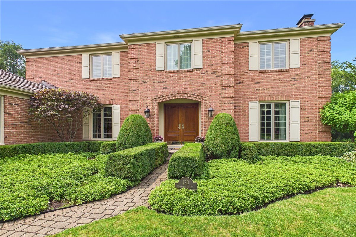 120 W Blackthorn Lane