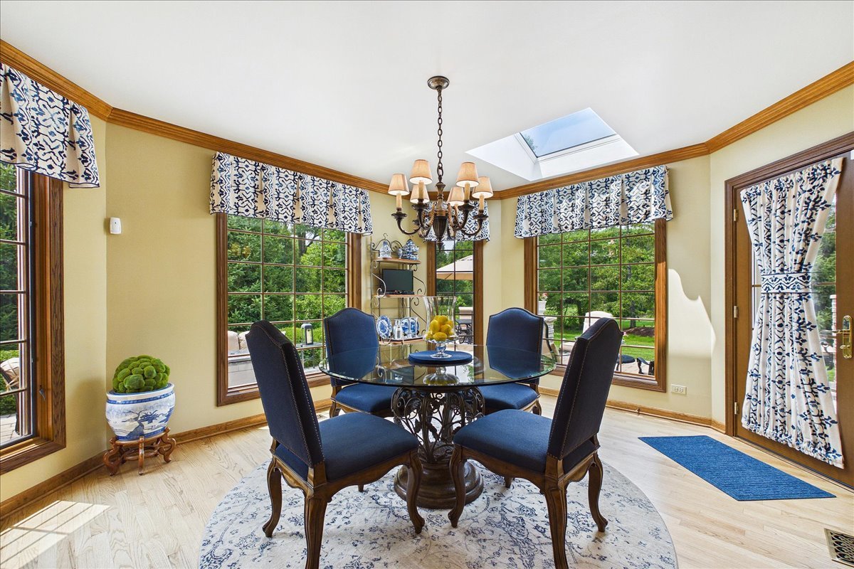 120 W Blackthorn Lane