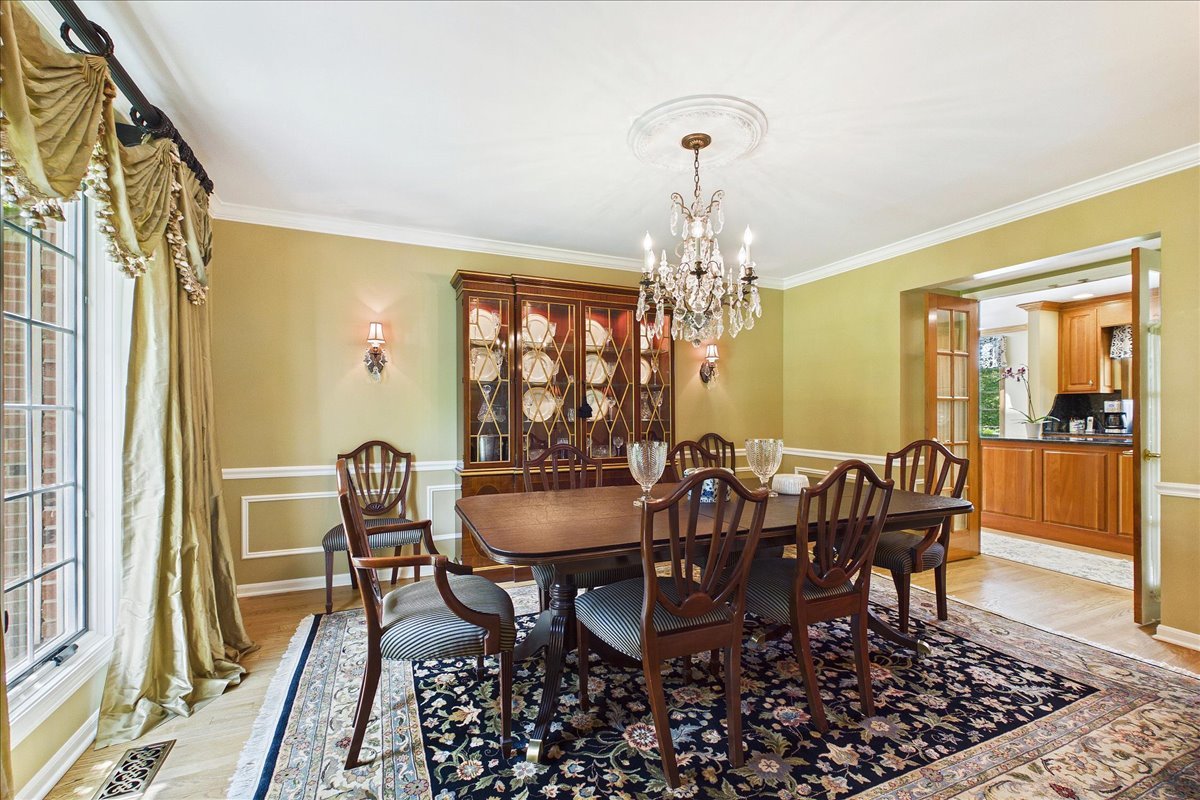 120 W Blackthorn Lane