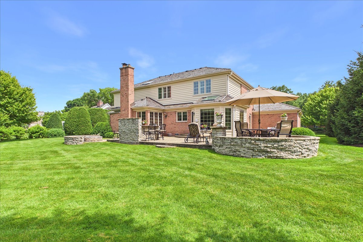 120 W Blackthorn Lane