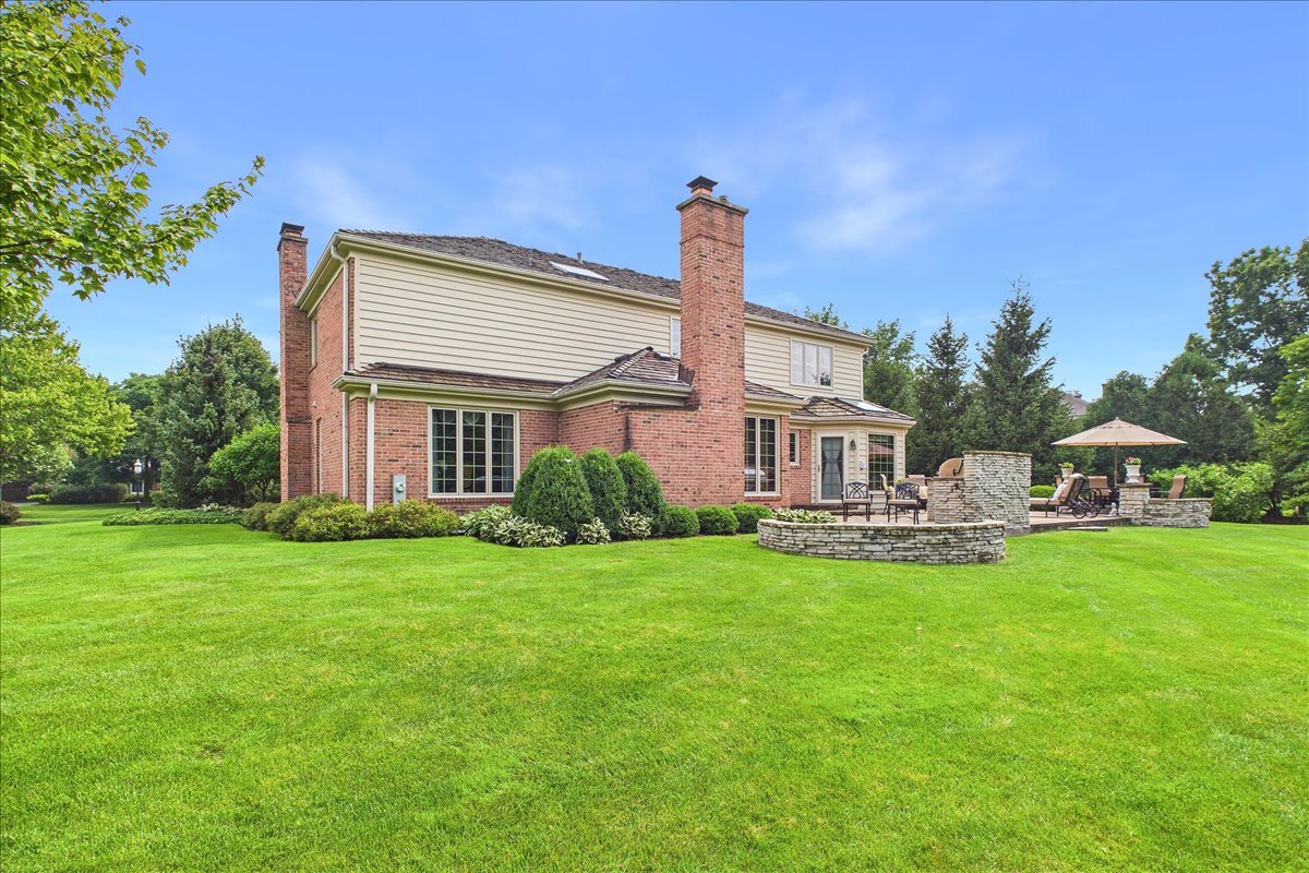 120 W Blackthorn Lane