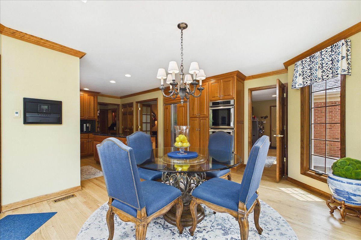 120 W Blackthorn Lane