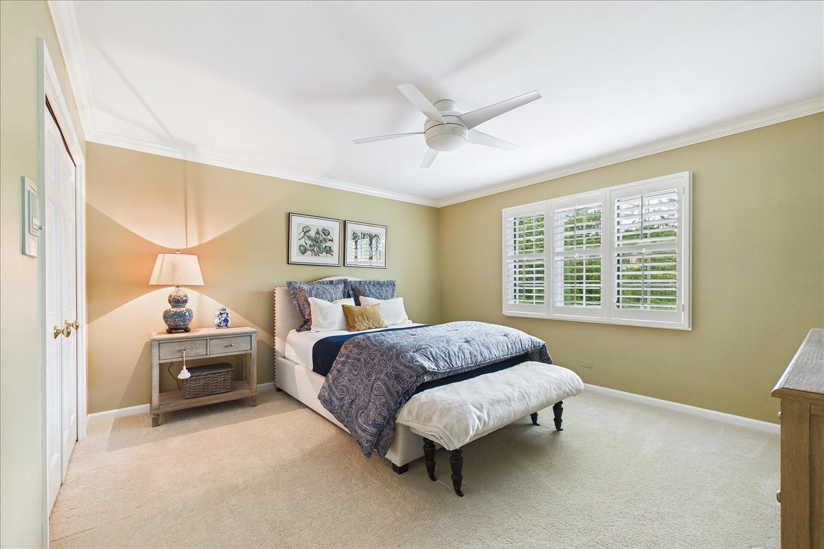 120 W Blackthorn Lane