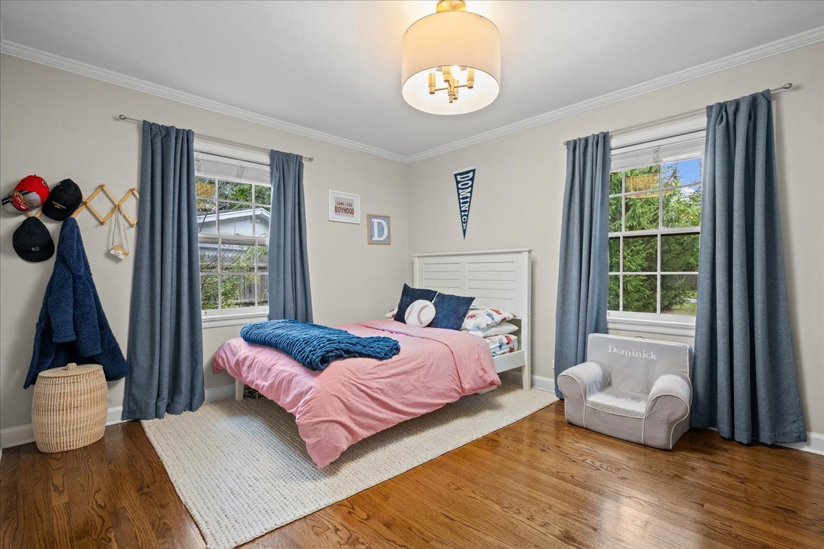 975 Inverlieth Terrace
