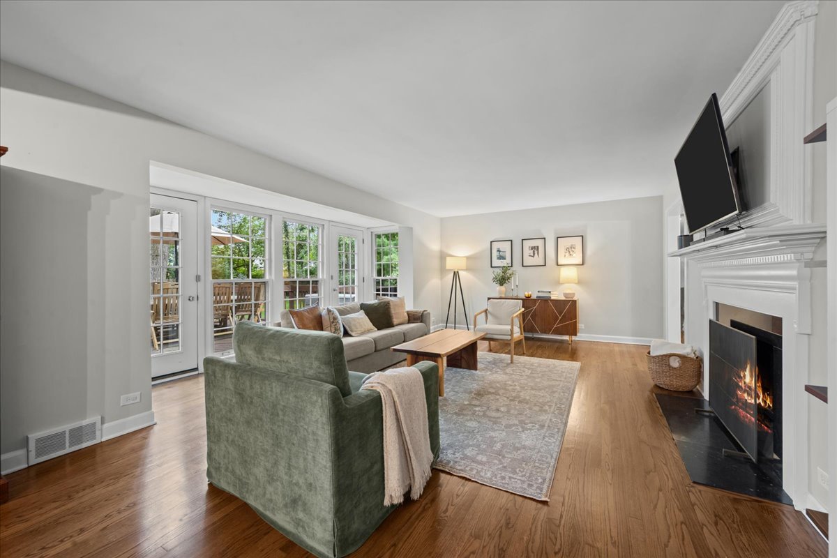 975 Inverlieth Terrace