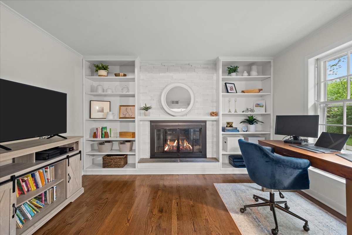975 Inverlieth Terrace