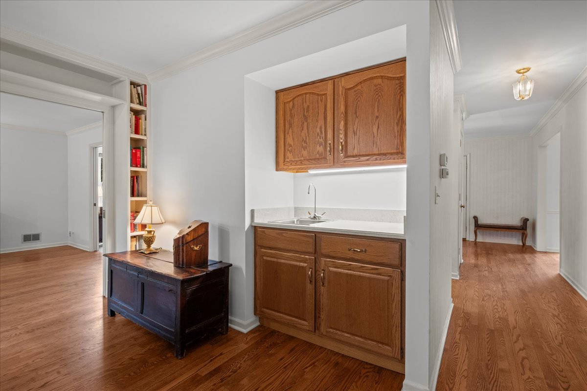 70 W Sandpiper Lane