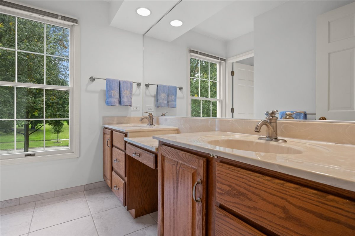 70 W Sandpiper Lane