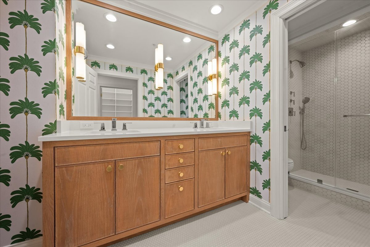 333 E Westminster Road Unit: 2B