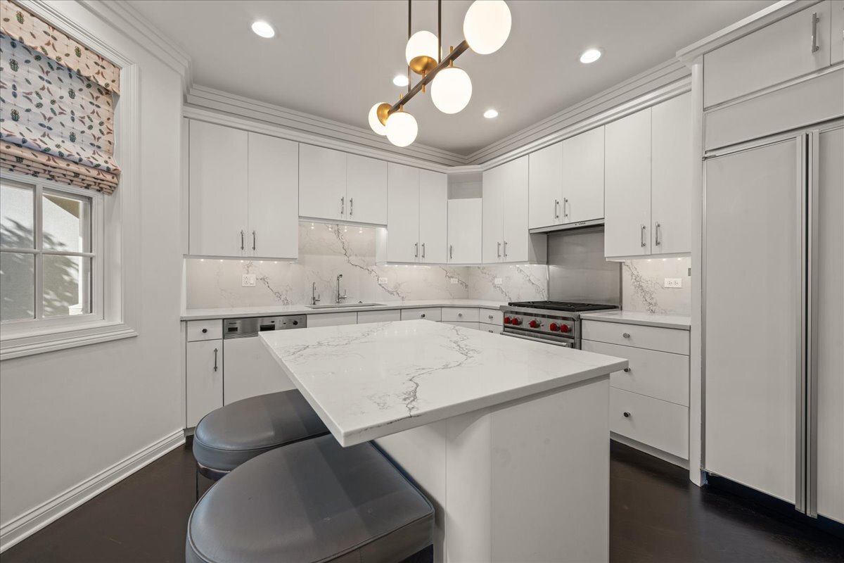 333 E Westminster Road Unit: 2B