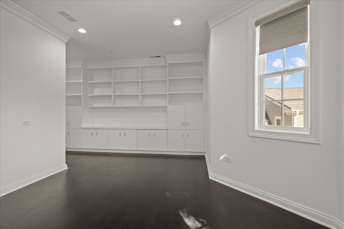 333 E Westminster Road Unit: 2B