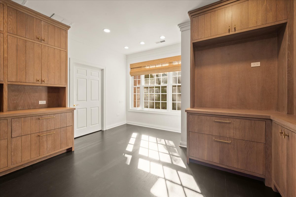 333 E Westminster Road Unit: 2B