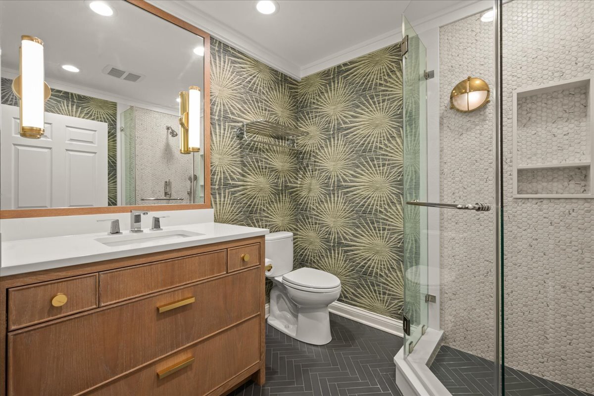 333 E Westminster Road Unit: 2B